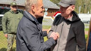 Andrzej Poczobut wolny. Donald Tusk: „Witaj w polskim domu, Przyjacielu”