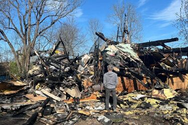 Pożar zabrał im dom w kilka minut. Rodzina prosi o pomoc