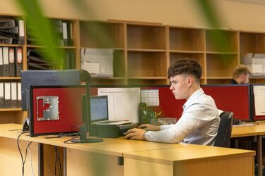 Refundacje dla pracodawców. Sprawdź, które zawody znalazły się w wykazie