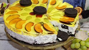 Sernik Oreo z owocami. Król imprez bez pieczenia