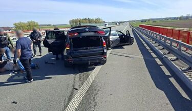 Rozbito grupę kradnącą auta w Polsce i Niemczech. Ranni policjanci
