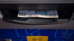 Polacy i ich zarobki. Kto jest najbardziej zadowolony z wynagrodzenia?
