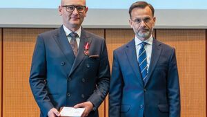 Naukowiec z Białegostoku z prestiżowym odznaczeniem od ministra kultury