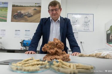 Naukowcy z PB opatentowali metodę produkcji pelletu o wyższej wartości opałowej