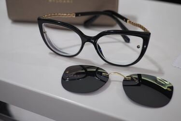 Personalizowane nakładki na okulary. Jakie mają zalety?