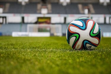 Ściąga kibica. Gra II i III liga. Odbywa się też walka o Ekstraklasę