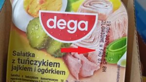 Nie jedz tej sałatki. Wykryto groźną bakterię