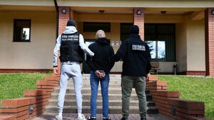 25-letni obywatel Ukrainy zatrzymany. Pomagał nielegalnym migrantom