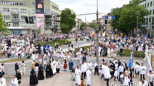 Boże Ciało w Białymstoku. Tysiące wiernych przeszło przez centrum miasta