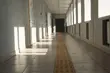Śmierć dziecka po upadku w podlaskiej szkole. Prokuratura umarza śledztwo