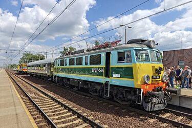 Powrót do przeszłości. PKP Intercity uruchamia retro-skład „Nieśpieszny”