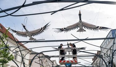 Co zawisło nad Kilińskiego? Nowa instalacja już przyciąga spojrzenia