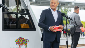 Historyczny powrót kolei do Łomży. W inauguracji uczestniczył Donald Tusk