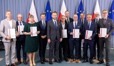 8,7 mln zł na lokalne drogi. Podpisano pierwsze umowy w regionie
