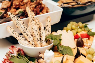 Catering dla firm w Białymstoku - jak zaplanować menu na event?