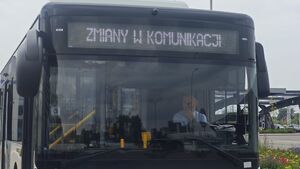 „Ciepły guzik” i przystanki na żądanie. Zmiany w autobusach od 1 lipca