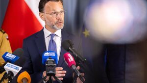 Wakacje pod nadzorem służb. Policja, straż i sanepid apelują o rozwagę