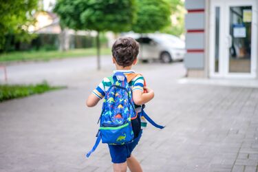 300 zł na wyprawkę szkolną. Złóż wniosek do tej daty, bo pieniądze przepadną