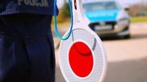 17-latek wziął auto cioci i pojechał na zakupy. Został zatrzymany przez policję