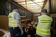 Ukryli 54 migrantów w ciężarówce. Trzech mężczyzn trafiło do aresztu
