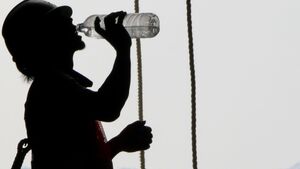 Koniec pracy w upały? Nowe zasady dla pracodawców i pracowników