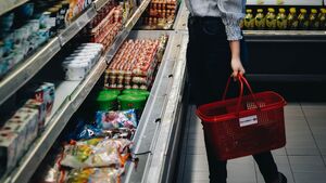 Chemia i pieczywo drożeją, masło tanieje. Tak zmieniały się ceny w sklepach