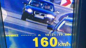 Zatrzymali pirata drogowego. 21-latek pędził 160 km/h na "siedemdziesiątce"