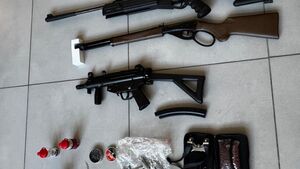 Ostrzelał samochód i okno klatki schodowej. 42-latek miał trzy wiatrówki