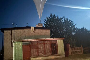 Balony z kontrabandą nad Podlaskiem. Jeden wylądował na dachu domu