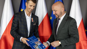 Karol Jakubowski z Odznaką Honorową Województwa Podlaskiego