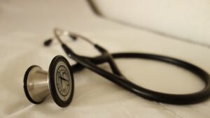Chorobowe to nie to samo co zdrowotne. Ten błąd może kosztować