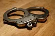 Uderzył ratownika i szarpał się z policjantami. 30-latek z zarzutem