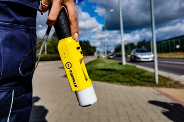 Kierowca taksówki miał ponad 2 promile. Policję zaalarmował świadek
