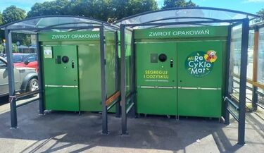 Oddajesz butelki w Biedronce? Od poniedziałku czeka cię ważna zmiana