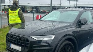 Chciał wyjechać z Polski skradzionym Audi Q8. Wpadł na granicy