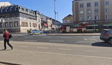 Pożar na skrzyżowaniu Jagienki i Sienkiewicza. Trwa dogaszanie