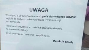 Przedłużono obowiązywanie stopni alarmowych. Premier podpisał zarządzenie