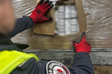Kontrabanda za 8,5 mln zł. Ciężarówkę zatrzymano na trasie S61