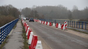 Most w Doktorcach za drogi dla powiatu. Radni apelują do rządu o pomoc