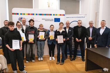 Kto najlepiej zna się na pszczołach? Uczniowie stanęli do konkursu