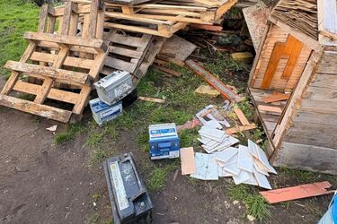 Włamali się do pięciu samochodów. Dwaj bracia zatrzymani na Skorupach