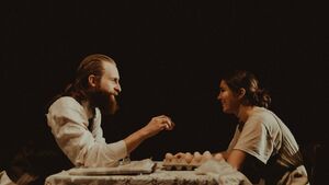 Spektakl "Forest Road 8995" Darii Holovchanskiej i Marcina Tomkiela