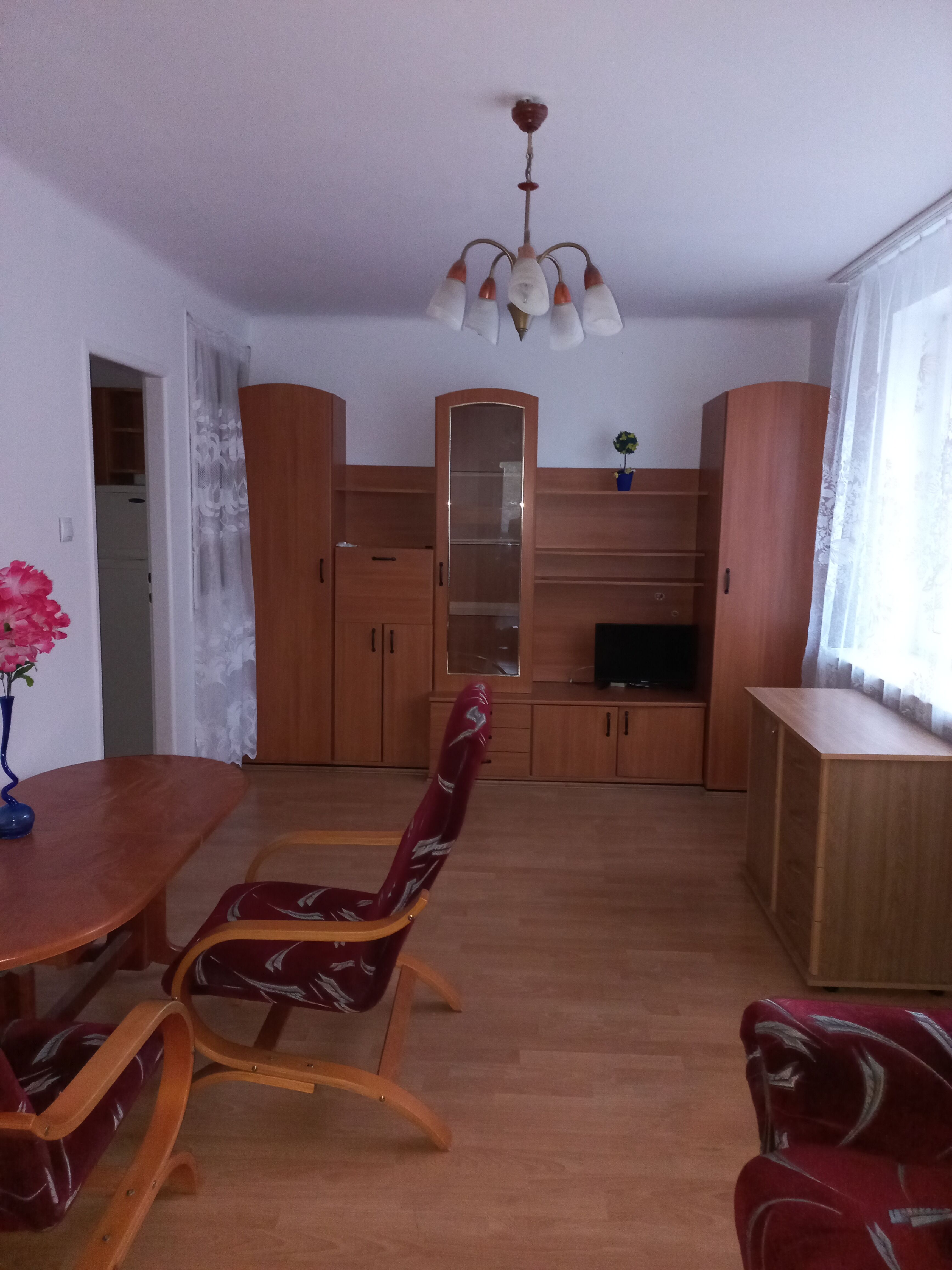 Mieszkanie z widokiem na kościół Farny 1800 zł
