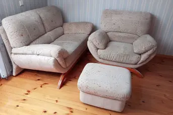 Komplet mebli: sofa, fotel, pufa