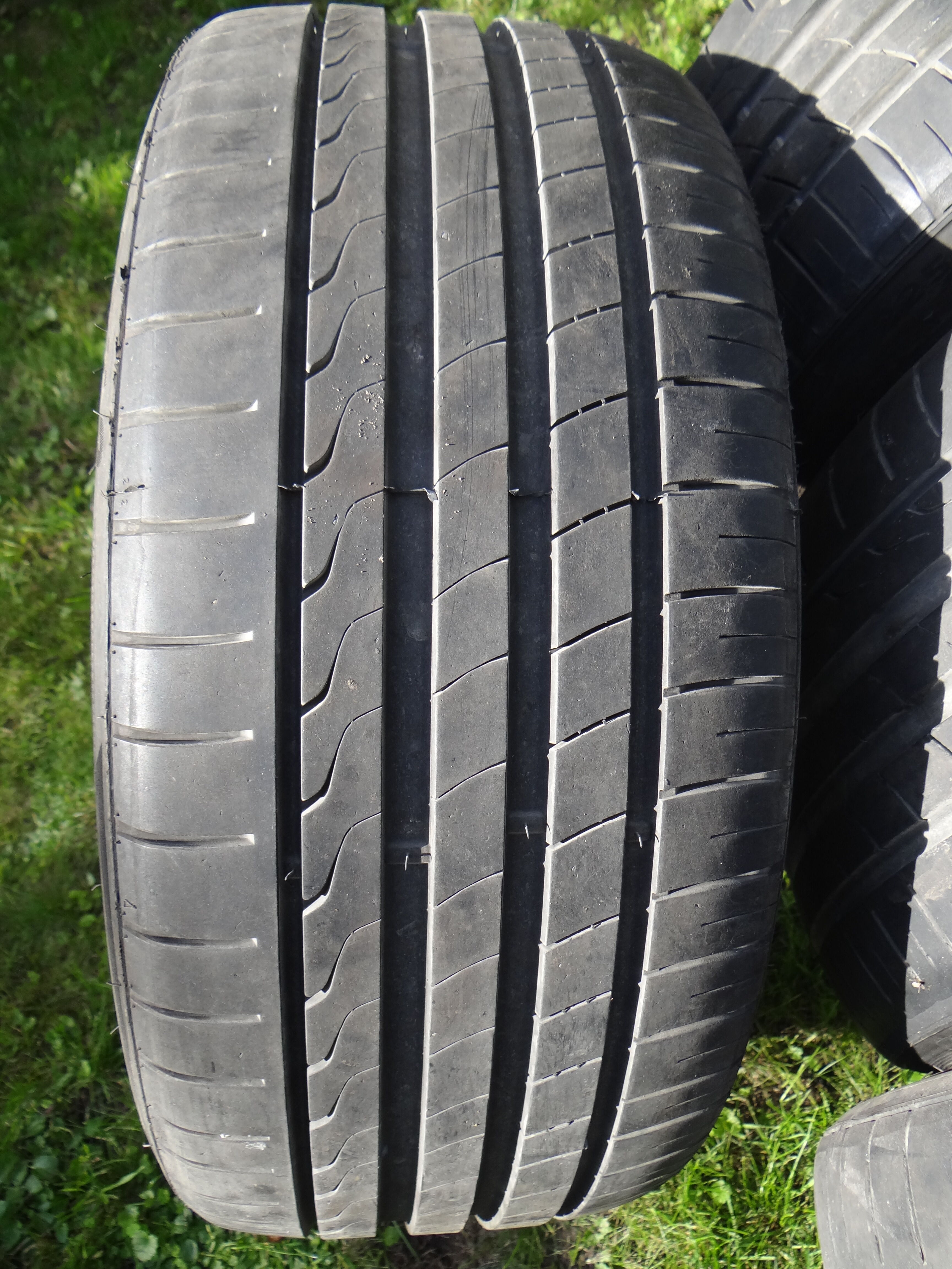 sprzedam opony letnia 225/40/18