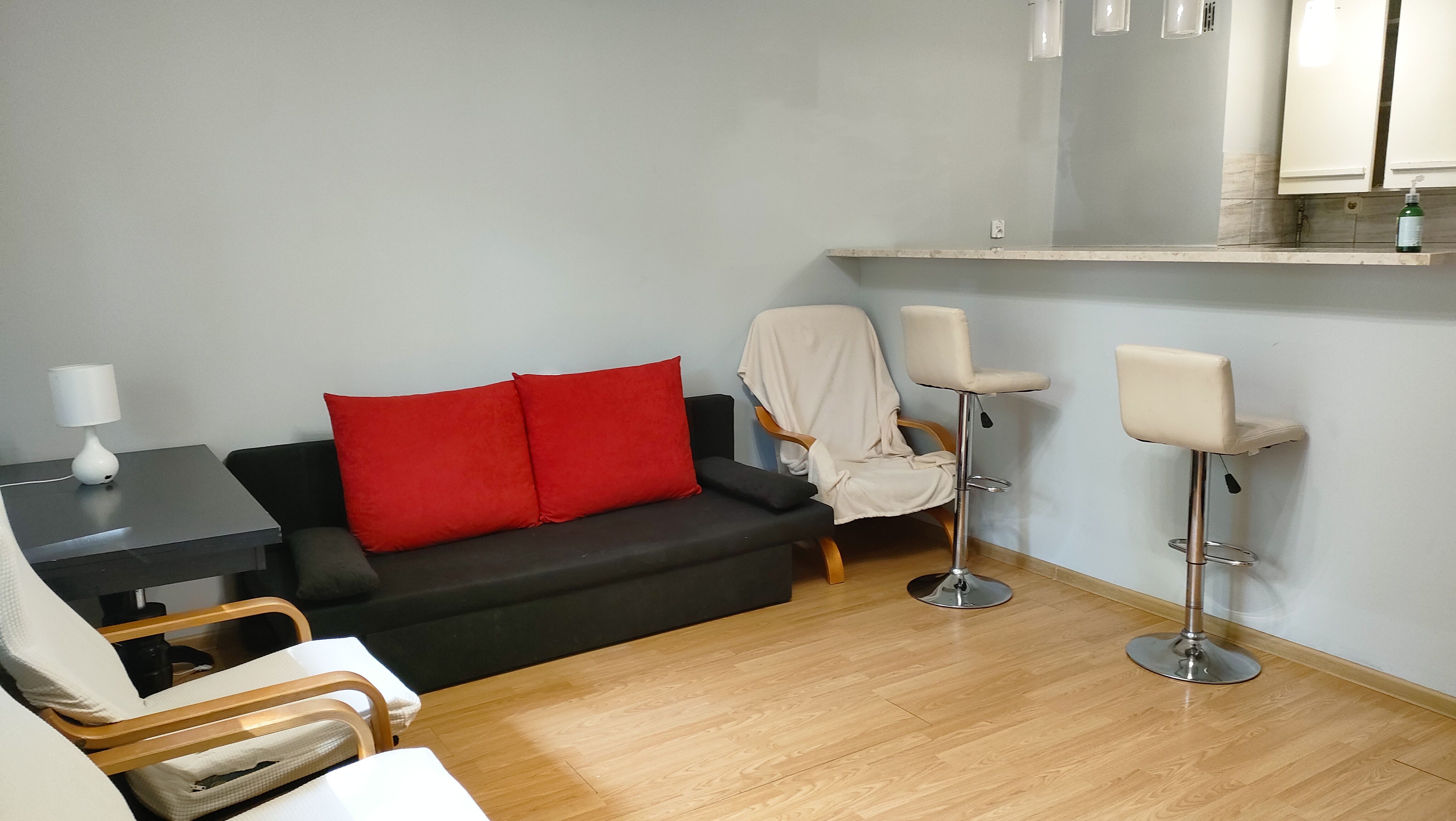 Atrakcyjna kawalerka 26m2, parter - ul. WESOŁA
