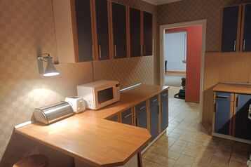 Wynajmę przestronne mieszkanie 2pok. w ścisłym CENTRUM od października