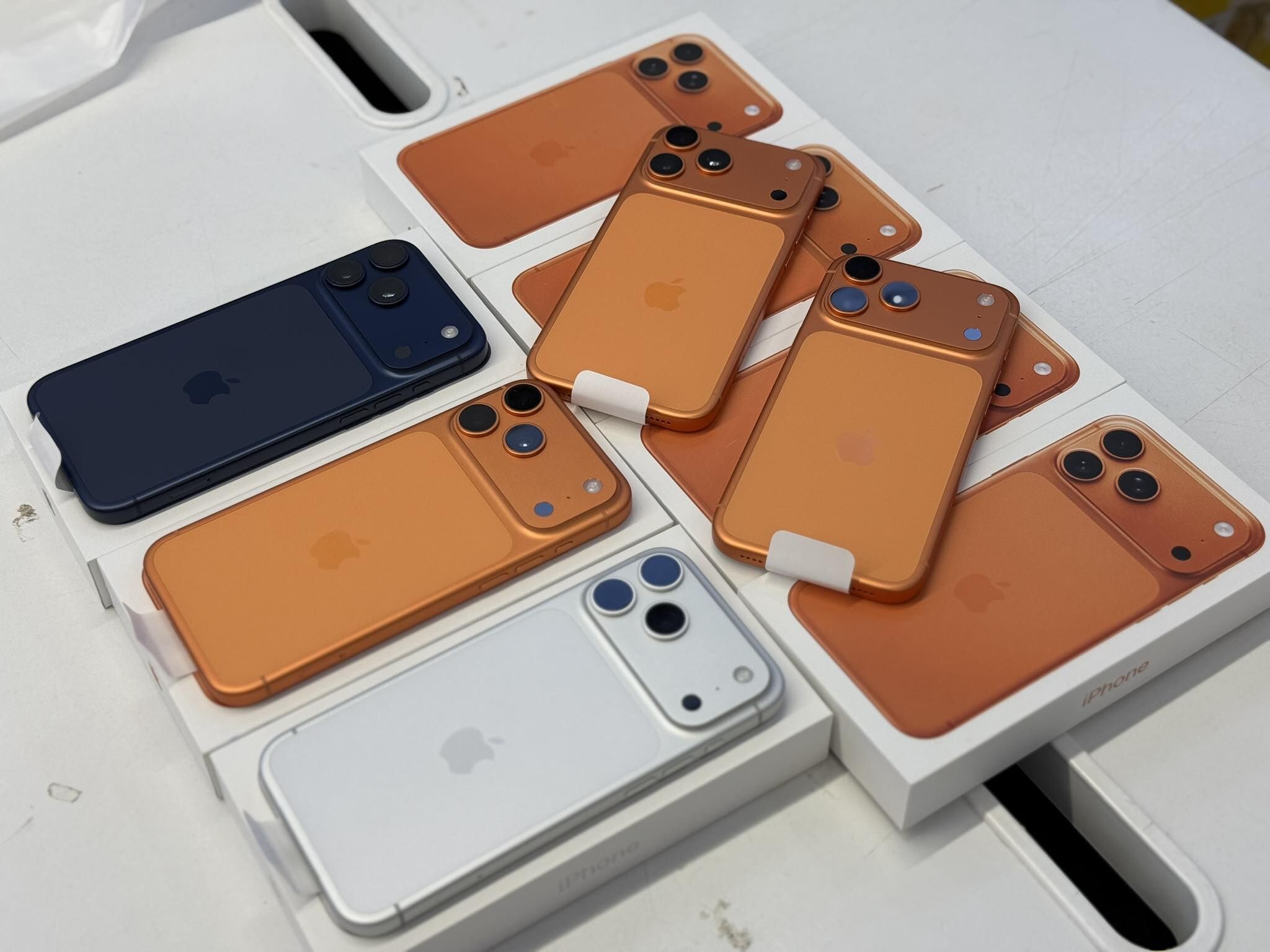 Apple iPhone 17 Pro Max, iPhone 17 Pro, iPhone 17 