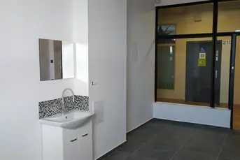 Wynajmę lokal użytkowy 17m2 Św. Rocha 13/15