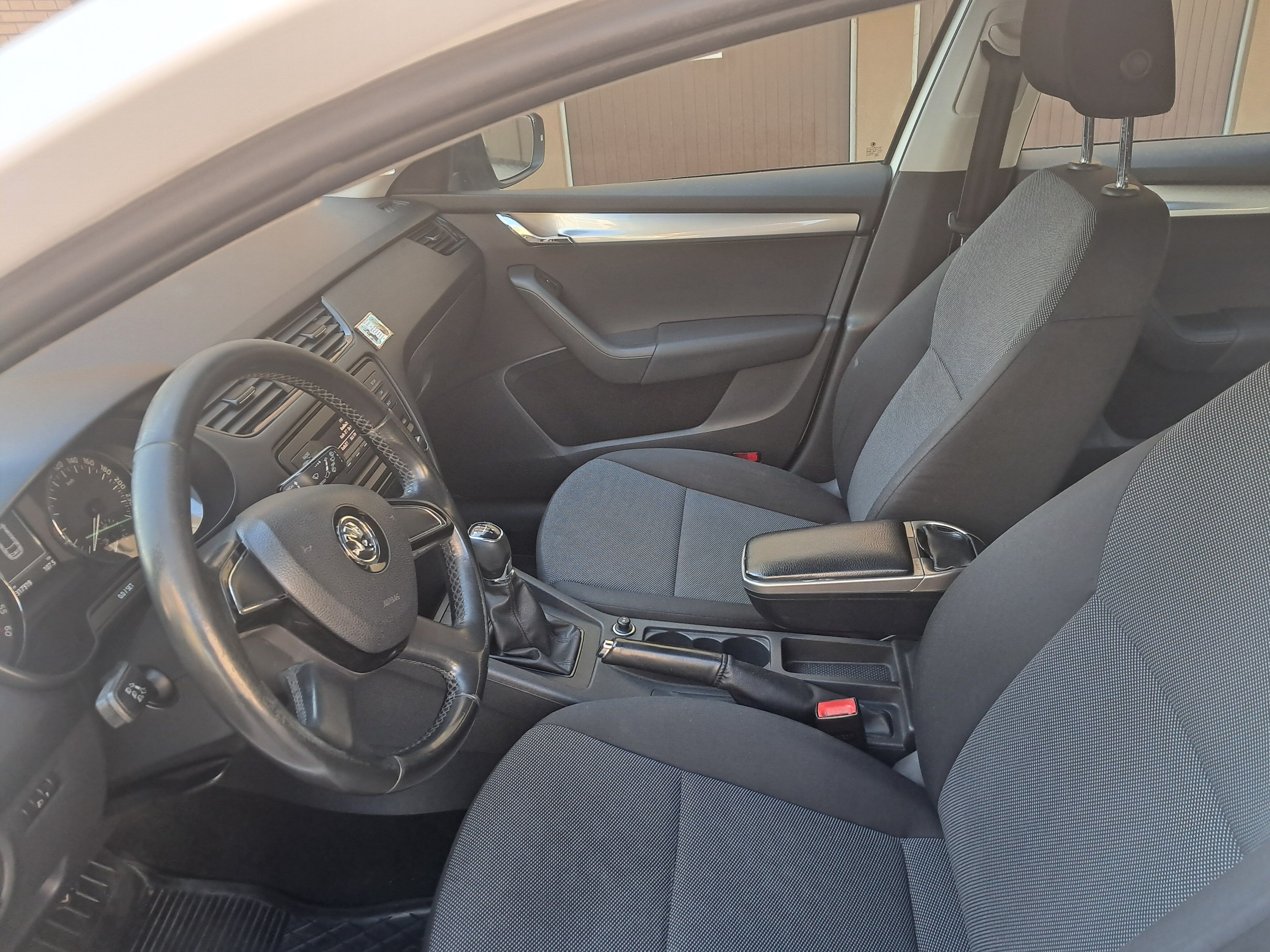 Sprzedam Skoda Octavia kombi 1,6 diesel, 2014 rok